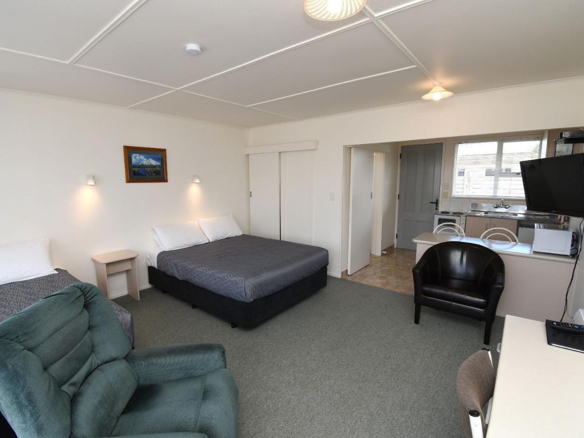 Avon 4* Hawera